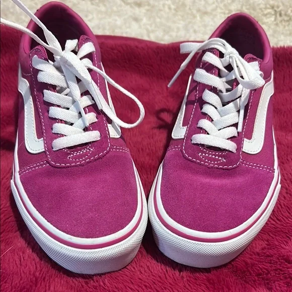 Vans Pink and White Classic Sneakers - Picture 2 of 6